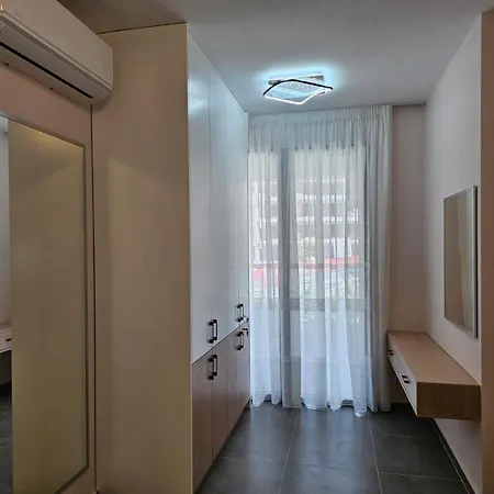 Brand New * Sarande